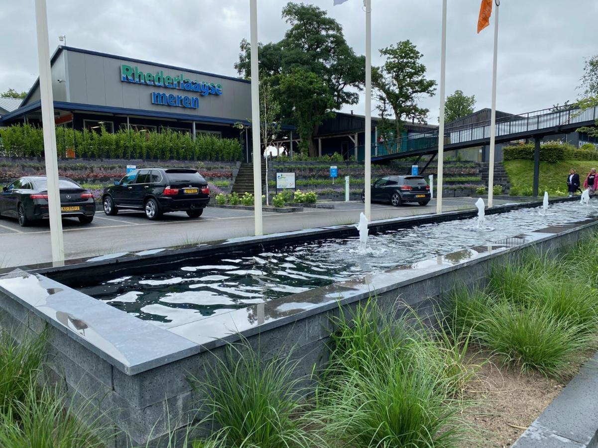 Lathum Rustig Liggend Chalet Op Recreatiepark De Rhederlaagse Meren 빌라 외부 사진